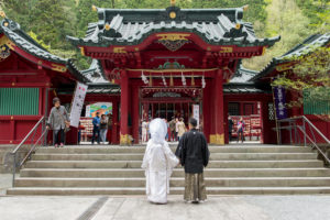 箱根神社で結婚式 結婚式はa T Wedding